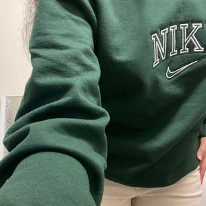 Meet your Posher, Delina